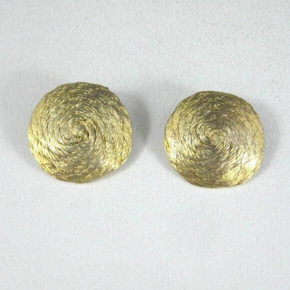 Vintage Swirled Textured Gold Tone Clip On Earrings Round Medallion Byzantine - Picture 1 of 7